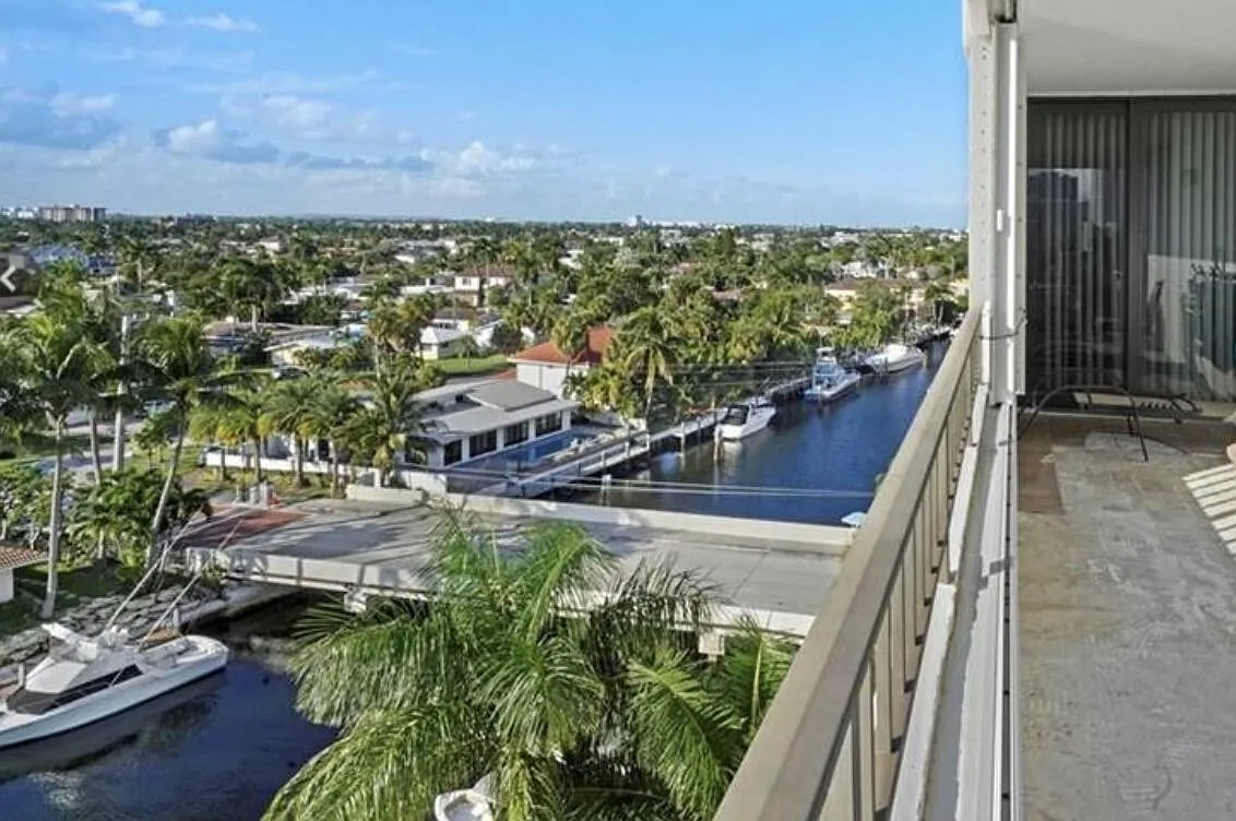 2 bed, 2.0 bath, 1426 sqft, $4,200 — Photo 1