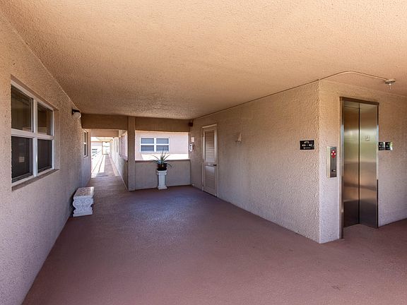5th image of 2615 NE 1st Court #411