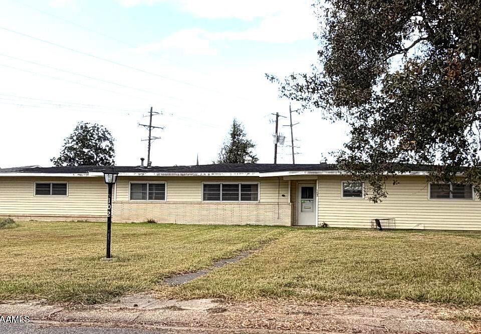1st image of 102 Greenwood Dr