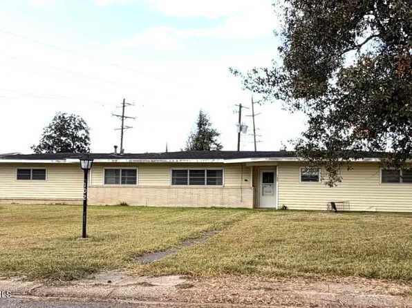 102 Greenwood Dr, Jennings, LA 70546
