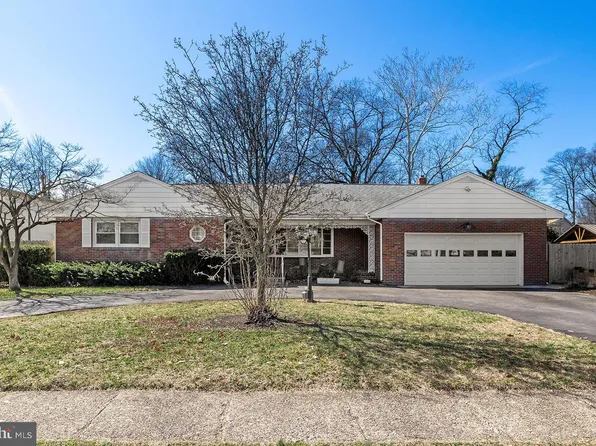 300 Hazel Ave, Westville, NJ 08093