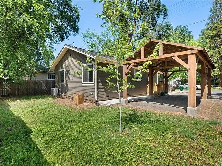 1111 Oleander Ave — Photo 24