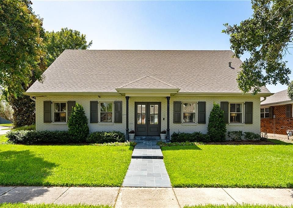 1st image of 4000 Ridgeway Dr