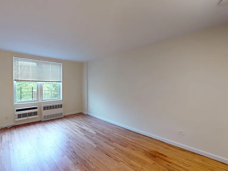 24510 Grand Central Pkwy #5B — Photo 11