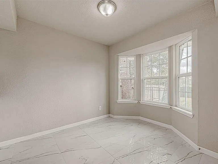 635 Tarpaulin Way — Photo 9
