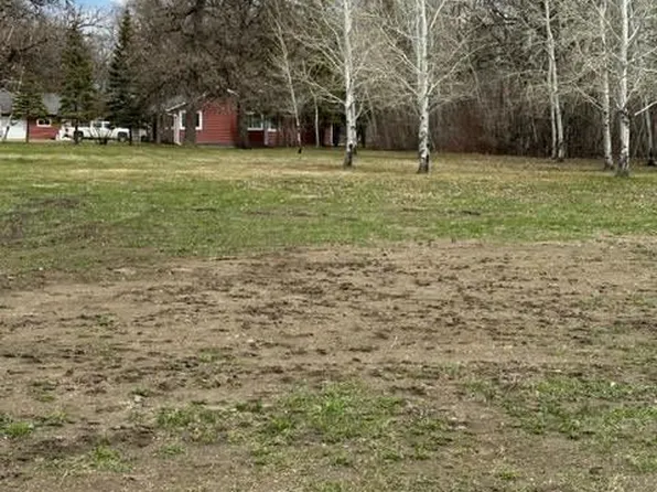 401 Robson Ct, Thief River Falls, MN 56701