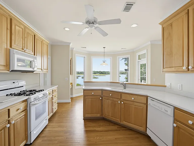371 Cottage Farm Dr — Photo 9