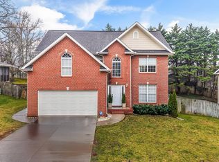 1319 Pershing Hill Ln, Knoxville, TN 37919