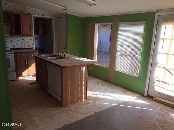 3rd image of 22021 W Dixileta Dr