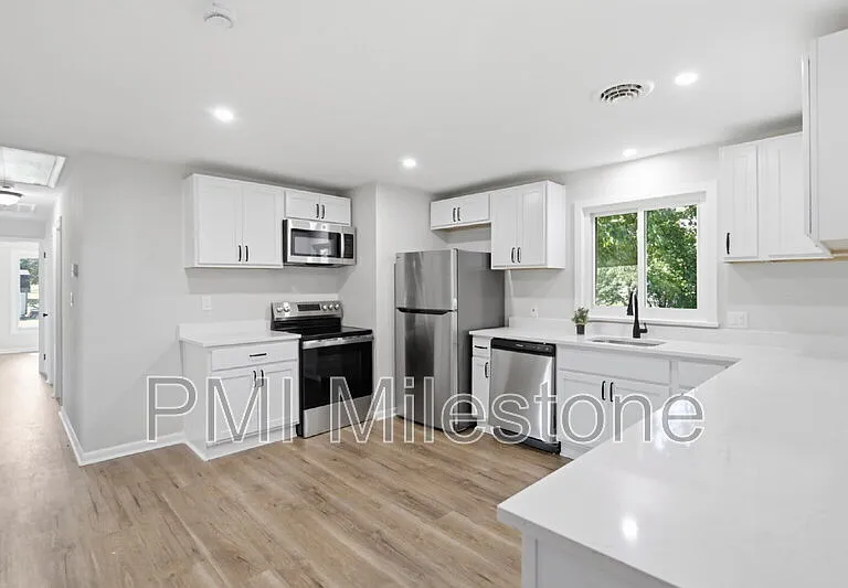 13242 Greensburg Rd — Photo 7