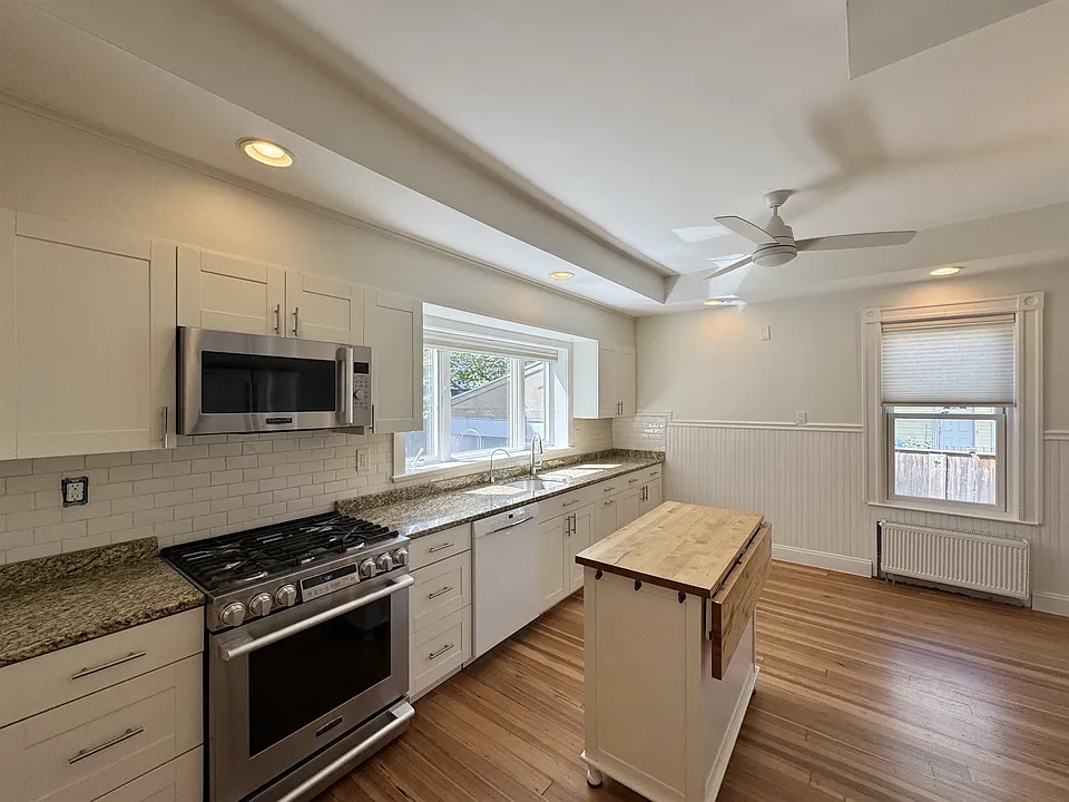 128 Highland Rd #1