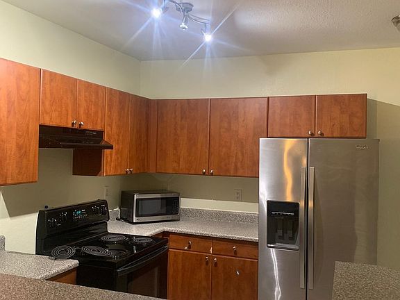5th image of 204 E South St Unit 5058