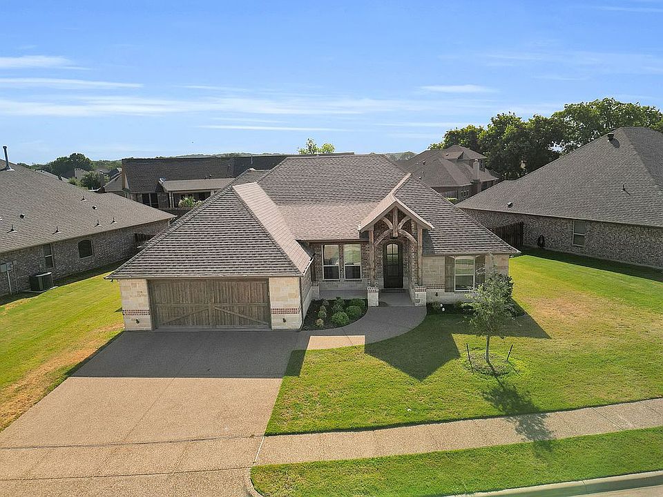 1st image of 1008 Anna Cir