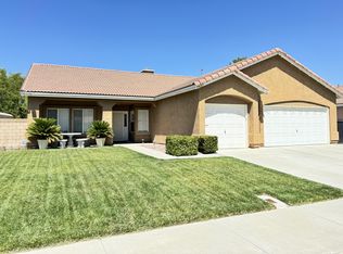 2827 Caruso Ln, Lancaster, CA 93536