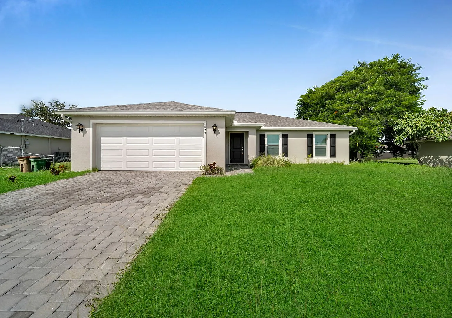 Single Family For Rent Located In Ne Of Cape Coral Fl!. 4br/2b.Rapid Approval. City Water! — Photo 1