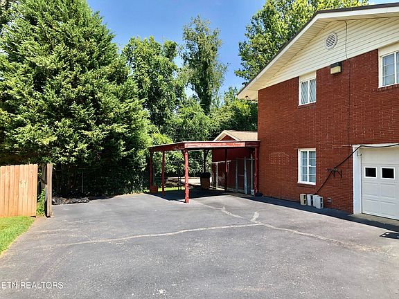 4th image of 7113 Cresthill Dr