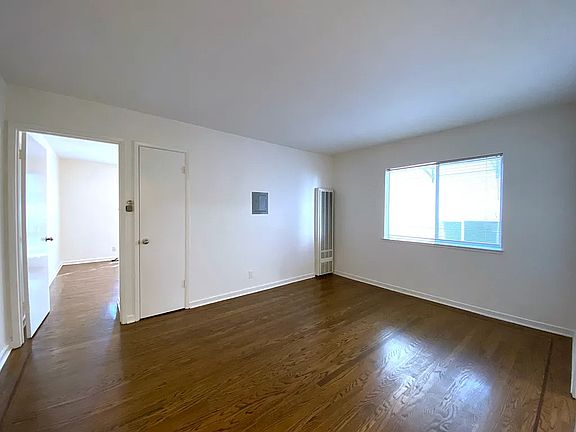 5th image of 121 Broderick St APT 5