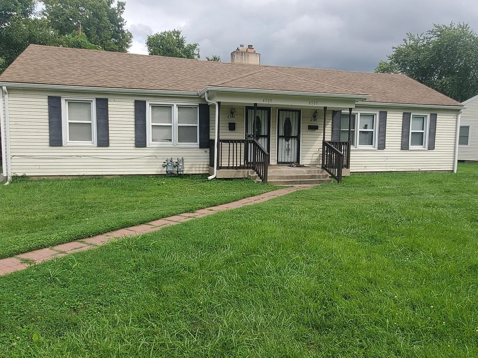2 bed, 700 sqft, $1,050 — Photo 1