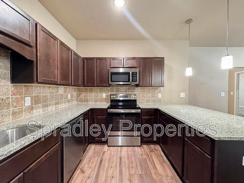 2 bed, 2.0 bath, 1210 sqft, $1,450 — Photo 4