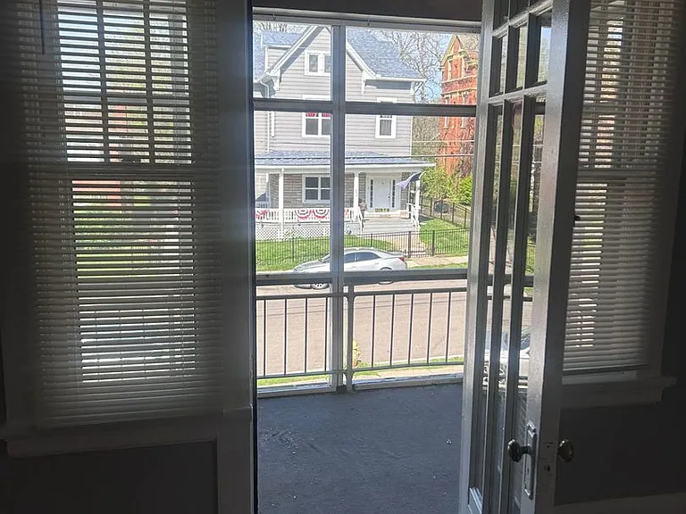 Academy 862 — Photo 3