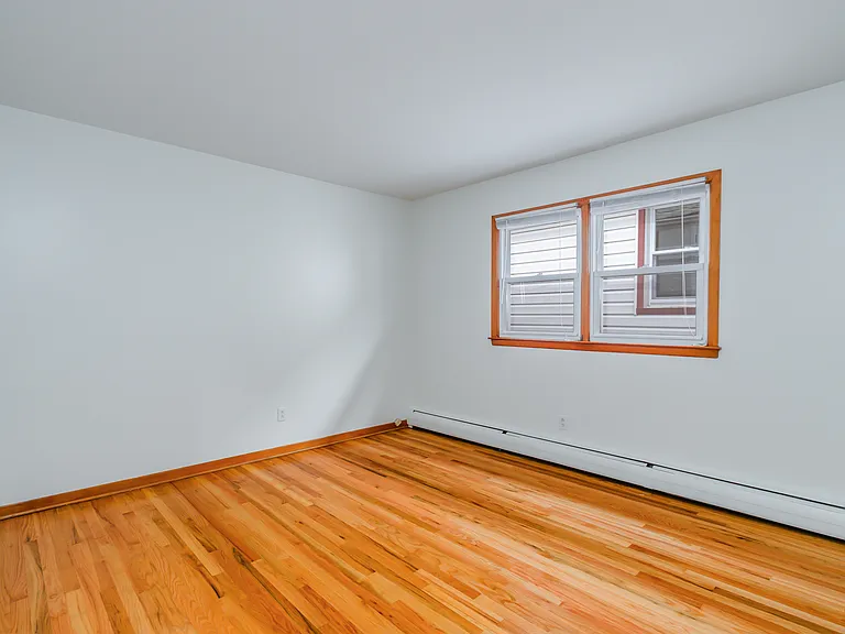 180 W 3rd St #2 — Photo 5