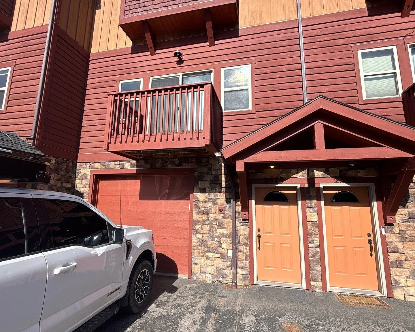 3 bed, 3.0 bath, 1675 sqft, $3,725 — Photo 1