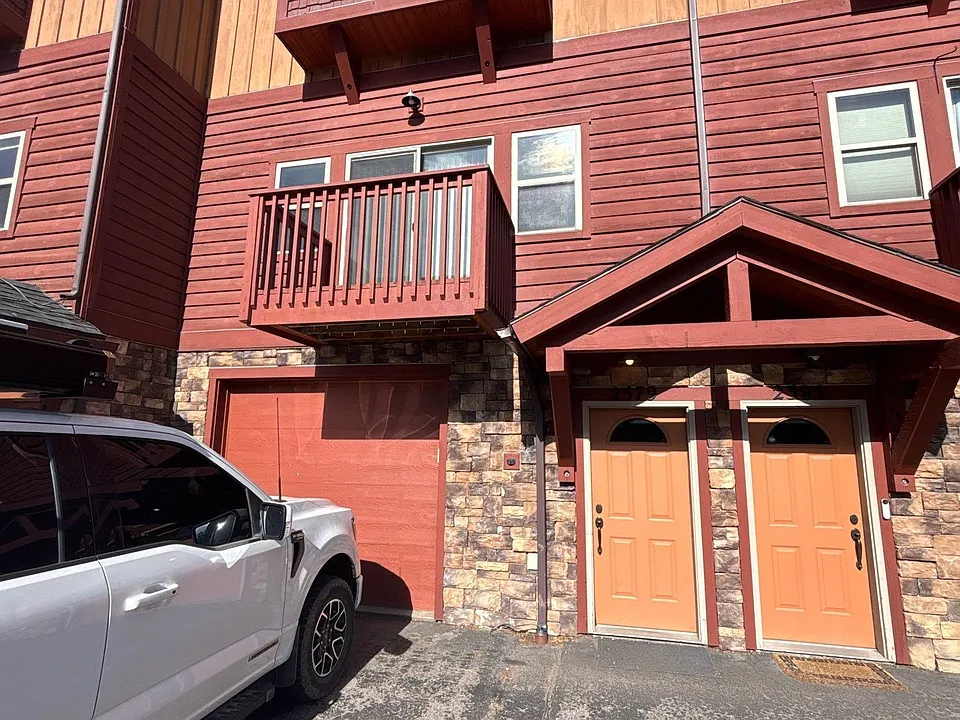 2379 Abbey Ct #1