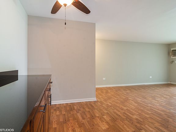 3rd image of 775 Grove Dr #1065