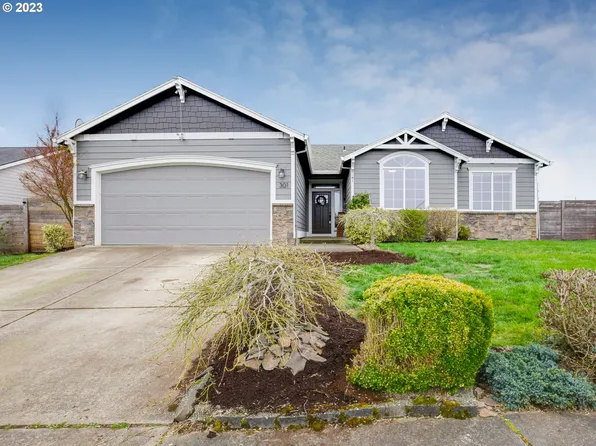 301 Trout St, Molalla, OR 97038