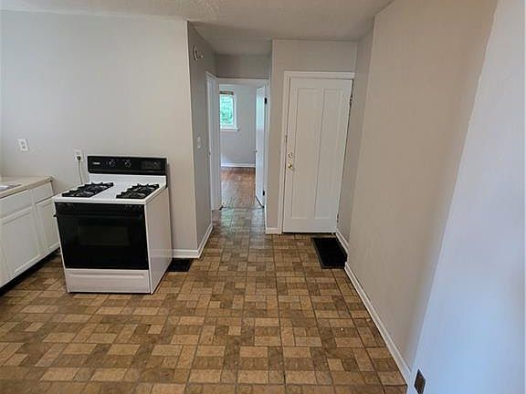 5th image of 318 Burkhardt Ave