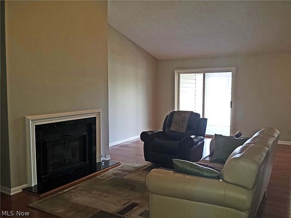 3rd image of 2157 Fairway Blvd #D