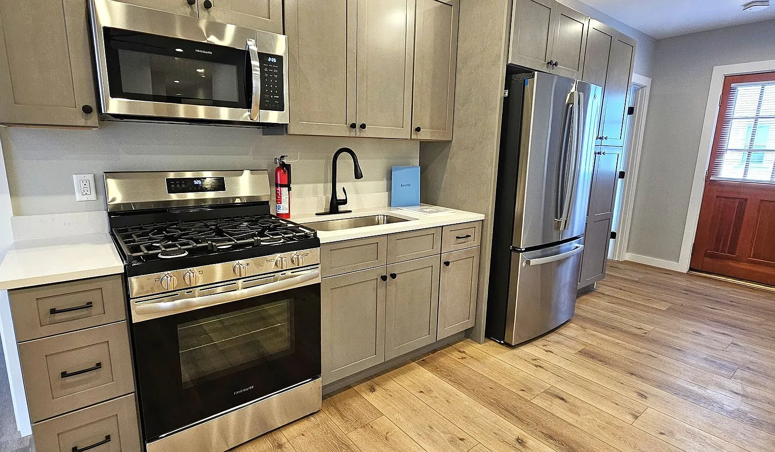 202 East Ave — Photo 2