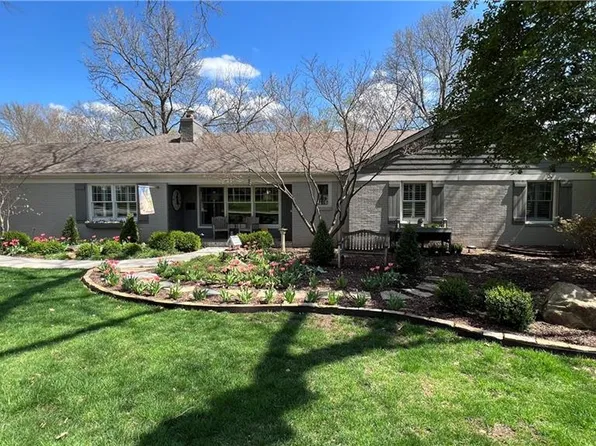 9641 High Dr, Leawood, KS 66206