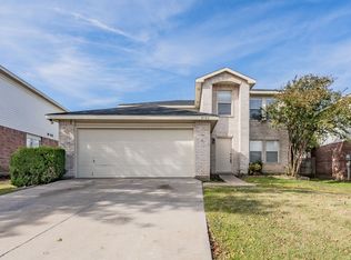 8704 Stonebriar Ln, Fort Worth, TX 76123