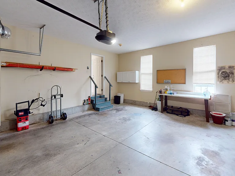 2.5 Car Garage