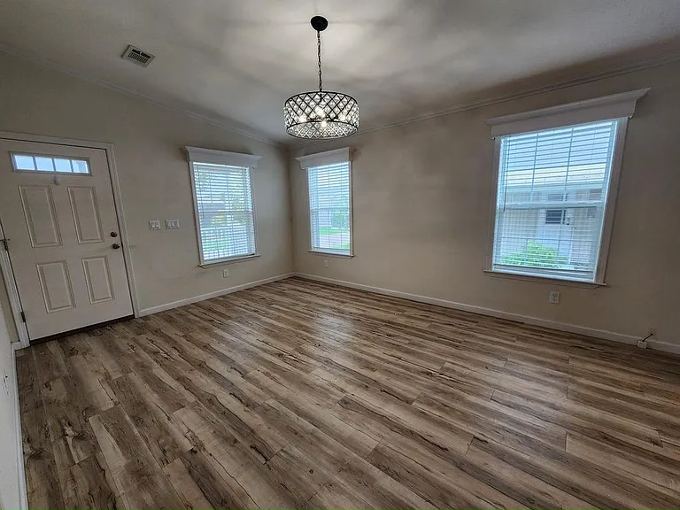 215 Caviller Ct #215 — Photo 10