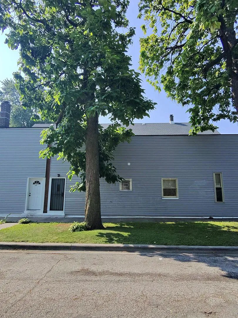 8600 S Muskegon Ave photo 1