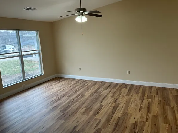 1333 Copper Dr, Cape Girardeau, MO 63701