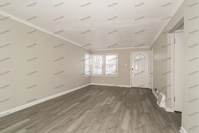 1147 Darr Dr — Photo 5