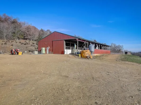 E8180 School Road, Sauk City, WI 53583