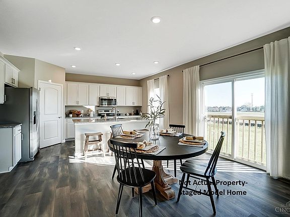 3rd image of 5953 Lakeshore Pl