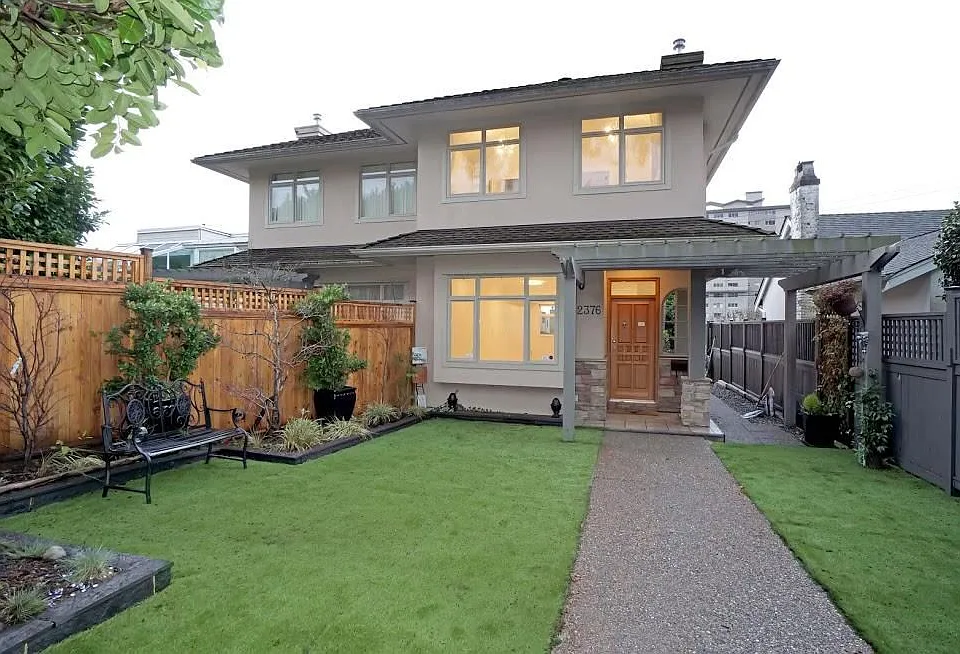 2376 Marine Dr