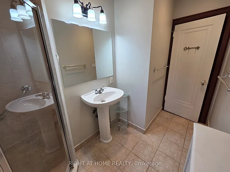 20 Teddington Park Ave #1 — Photo 24