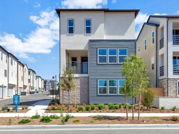 904 Chinon, Irvine, CA 92618