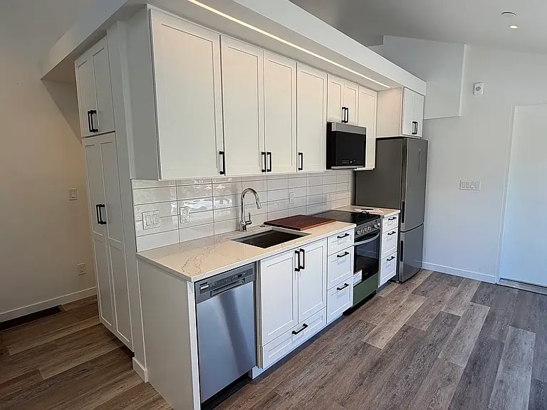 175 Midland Ave #1B — Photo 16