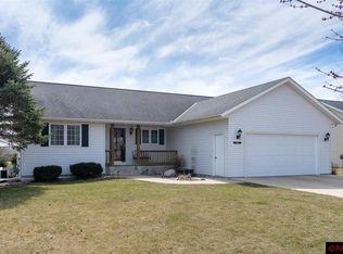 529 Lesueur Ave, Eagle Lake, MN 56024