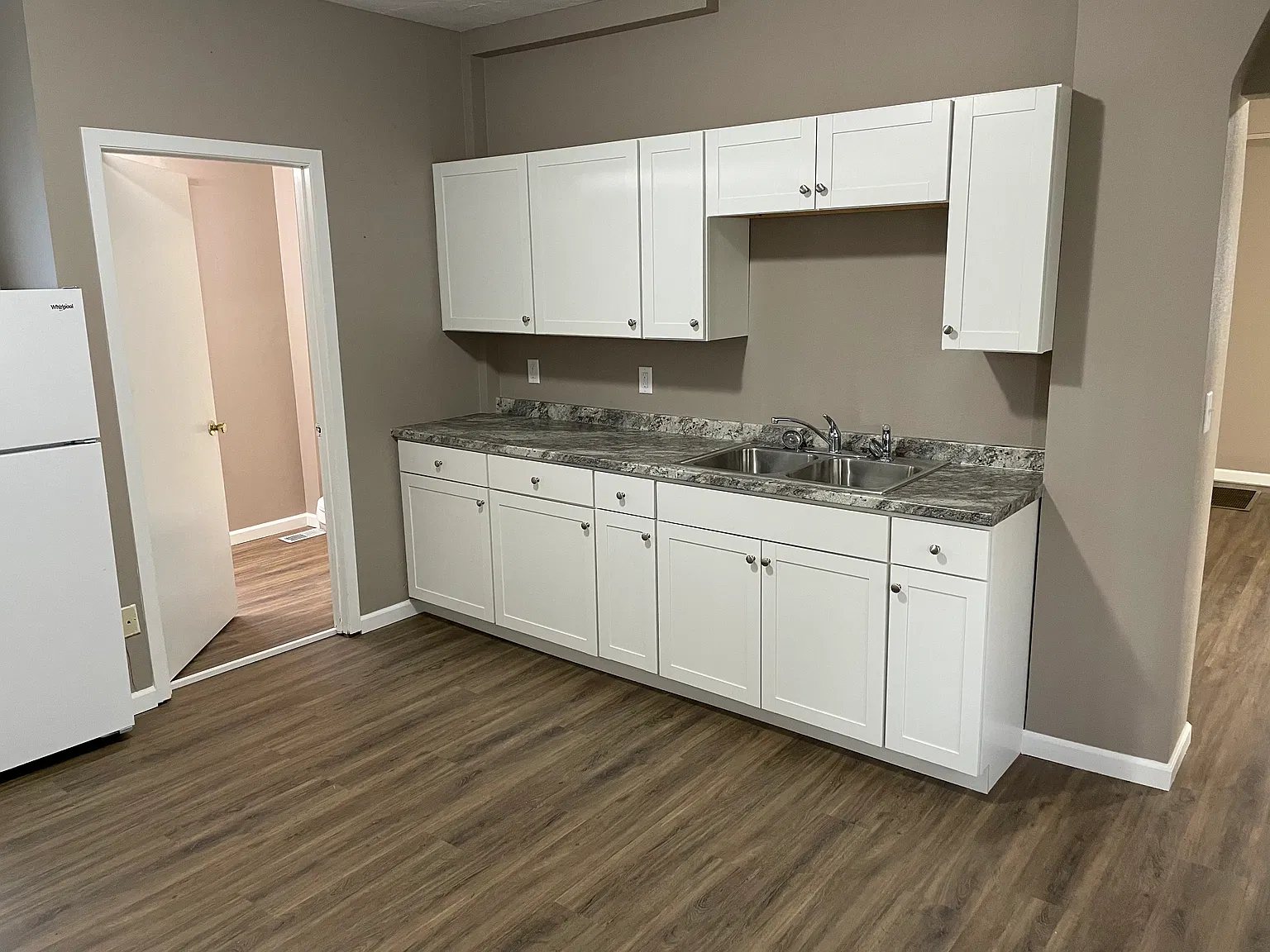 2 bed, 1000 sqft, $900 — Photo 2