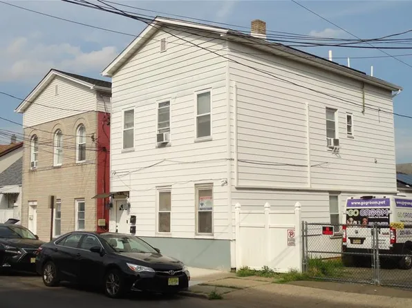 90 Westminster Pl, Garfield, NJ 07026