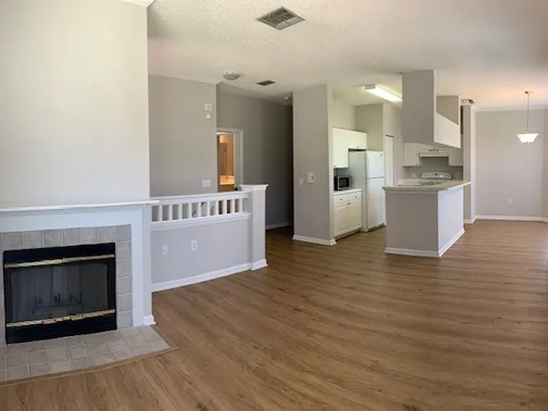 1821 Arbor Lakes Cir — Photo 3