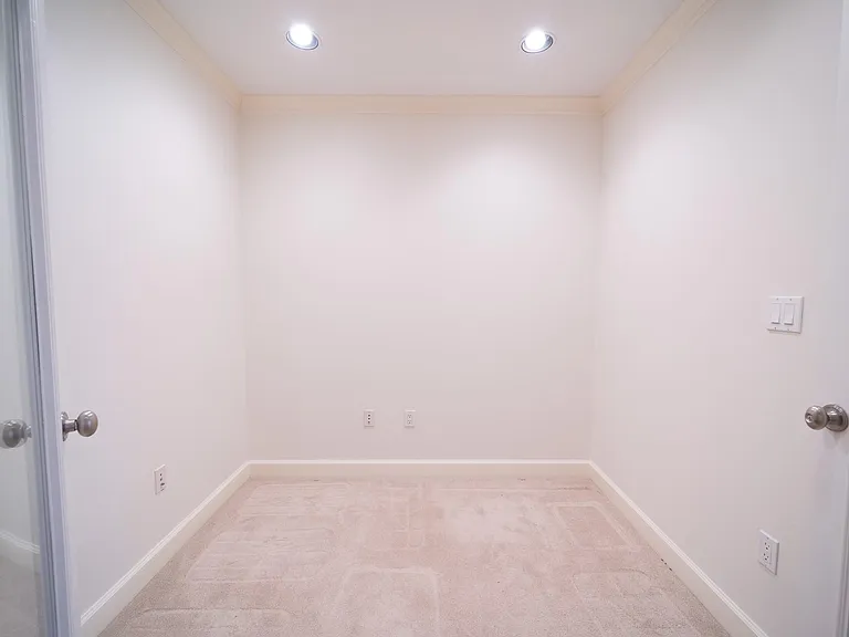 2520 Robinhood St #505 — Photo 4